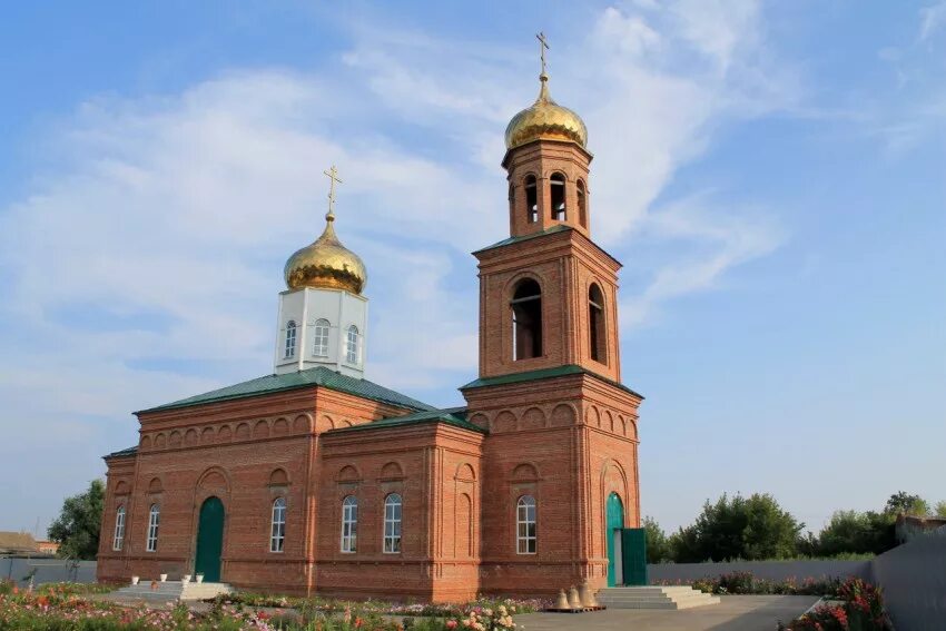 Красноармейск саратовской области сайт. Красноармейск Саратовская область храмы. Красноармейский храм Саратовской области. Г Красноармейск Саратовская область Церковь.