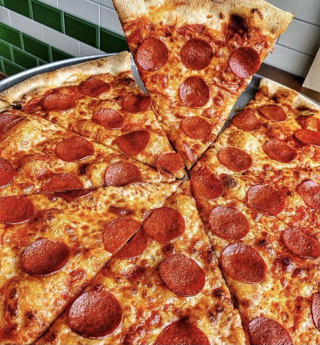 Пицца пепперони хорошая пицца игра. Пипирони. 1. Пепперони. "Пицца". Итальянская пицца пепперони.
