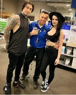 Saraya falling in reverse