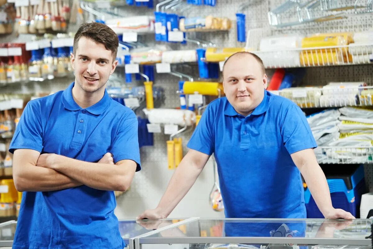 Продавец считается исполнившим. Продавец стройматериалов. продавец в строительном магазине. консультант в магазине. продавец мужчина.