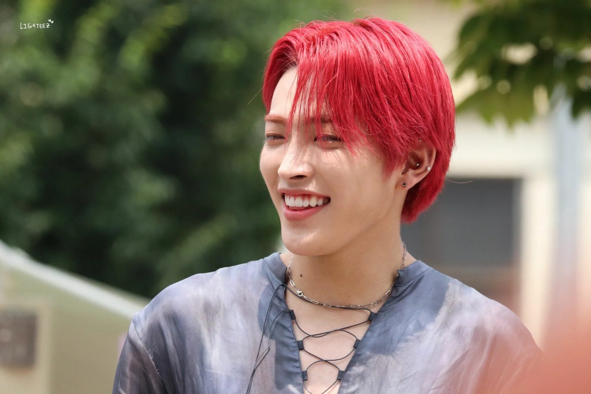 Хонджун. Hongjoong Red hair. Хонджун с красными волосами. Ёнджун с розовыми волосами.