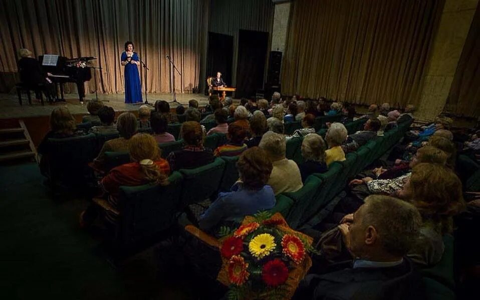 Культурный центр Меридиан Москва. На сцене ЦКИ «Меридиан». Москва культурный центр «Меридиан» большой зал. Меридиан малый зал. Кц меридиан москва