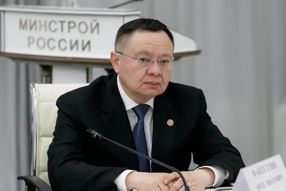 Ирек файзуллин министр. Первый заместитель министра строительства ломакин. Ирек энварович файзуллин. Ирек энварович файзуллин. Министра строительства и жилищно коммунального хозяйства.