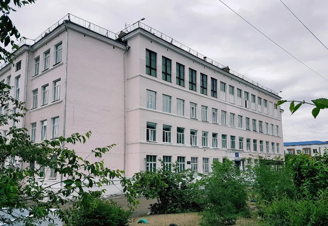 Школа номер 40 улан удэ. Школа 48 улан-удэ. Город улан-удэ школа номер 12. 12 школа улан-удэ. Стадион школы 27 иркутск.