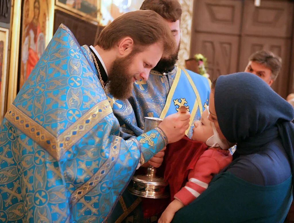 Таинство евхаристии. Причащение взрослых. Таинство евхаристии в храме. Таинство евхаристии. Таинство евхаристии в православии.