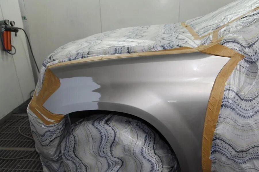 окраска крыла переднего. краска для крыла автомобиля. окраска крыла переднего. машина с крыльями. покрасить переднее крыло.