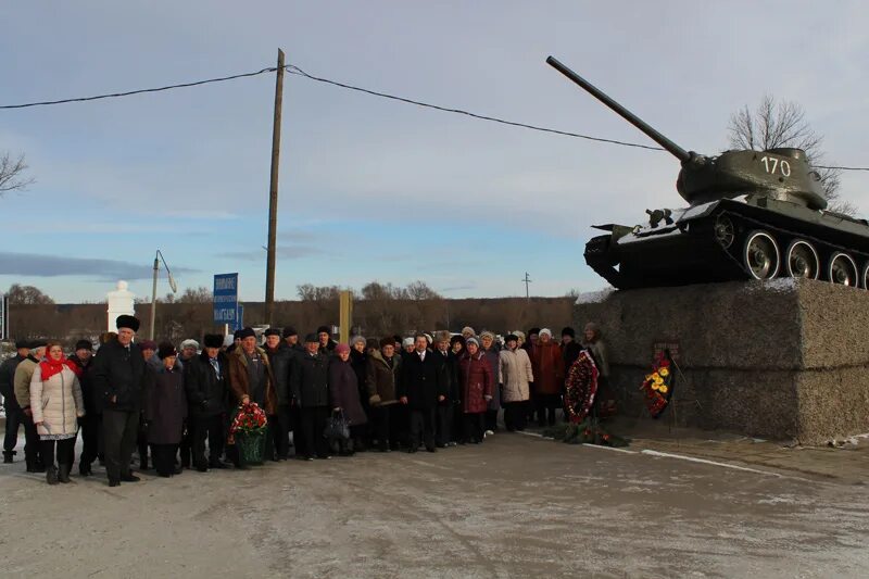 Села острогожского района. Война в Коротояке Острогожского района. Солдатское Коротояк. День села в Коротояке. Танк в Коротояке.