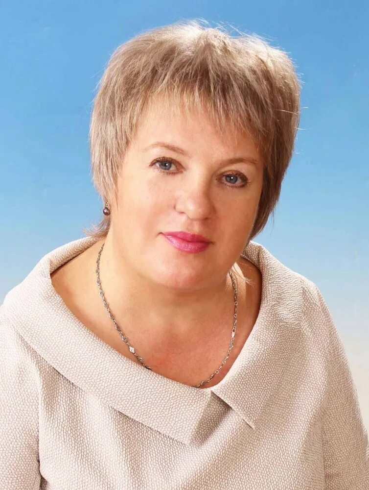 директор школы. школа имени кривошапкина 5 якутск. директор пятой школы. директор 5 школы химки. цуканова евгения алексеевна.