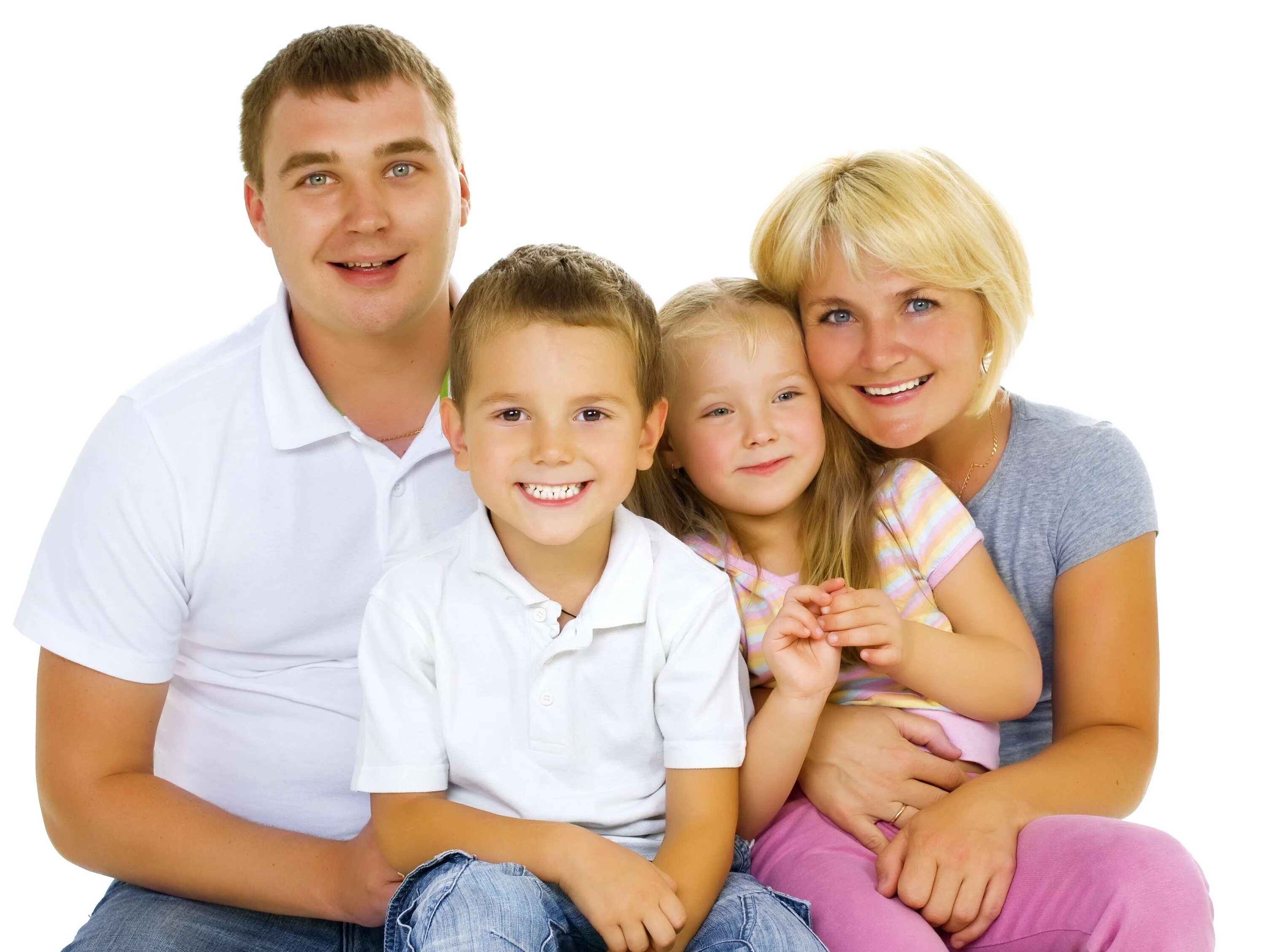 Реклама мамы папы. Семья на белом фоне. Семья на прозрачном фоне. Семья со счастливым ребёнком. Родители и дети на белом фоне.