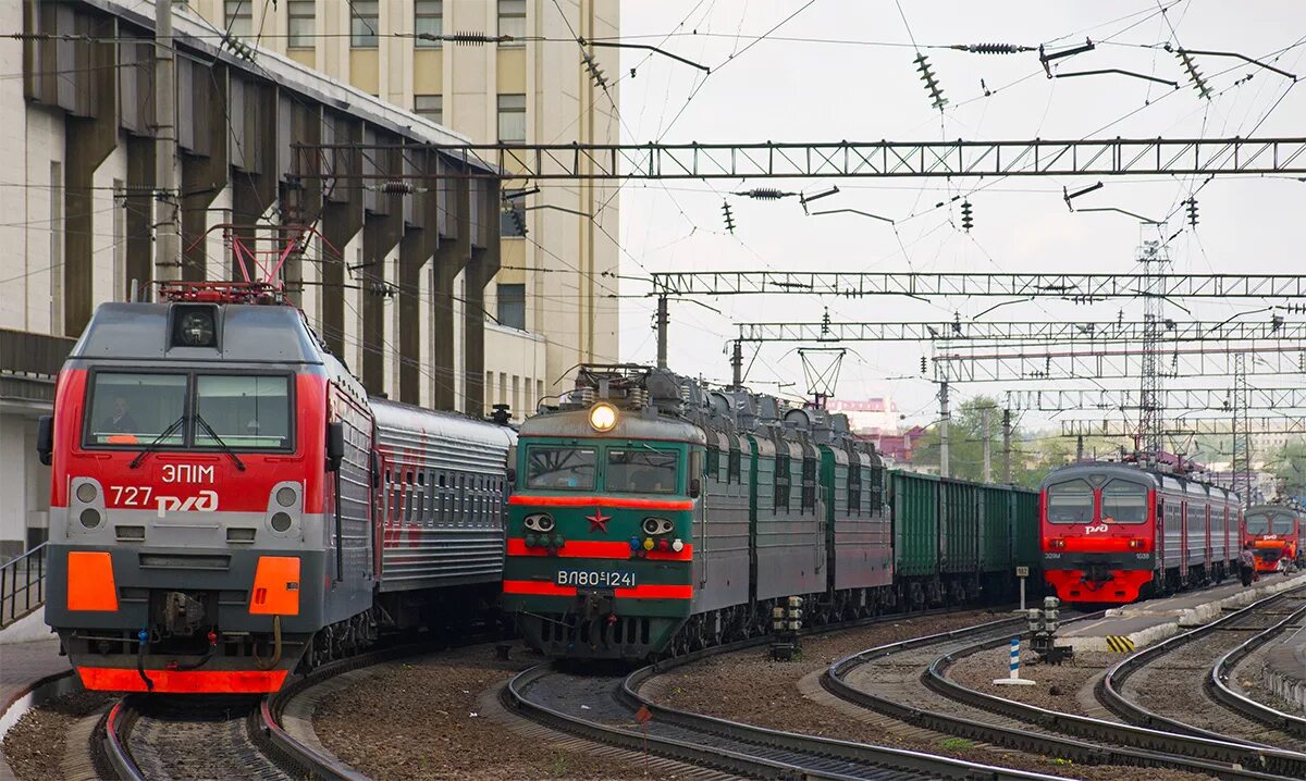 Эп1м вл80с. Эд9м вл80. РЖД Железнодорожная станция Лиски. Эп1м-727.