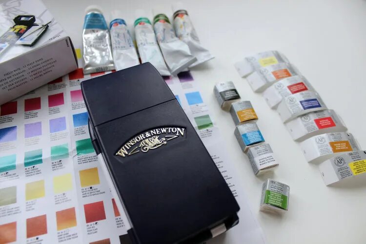 Упаковка красок winsor newton. Winsor newton набор. Набор акварели winsor&newton "professional" 12 мал. Развертка красок winsor newton. Winsor&newton набор акварели.