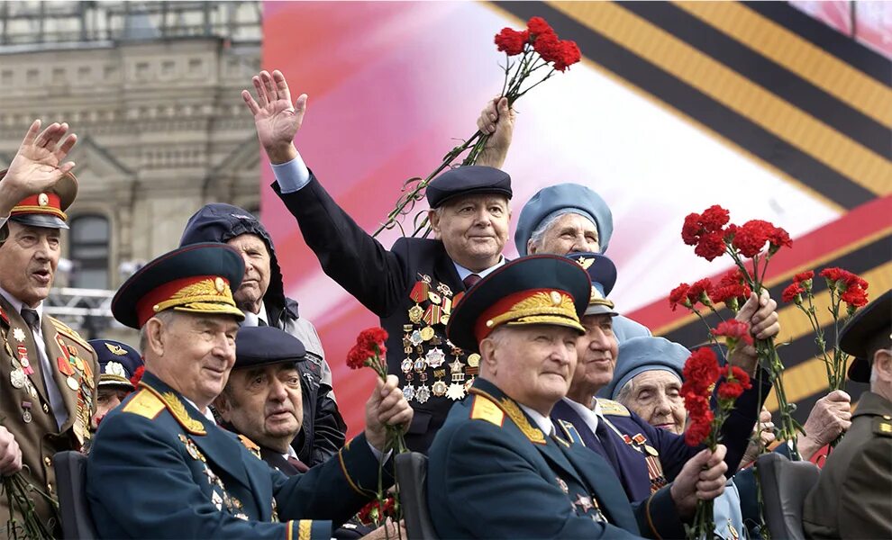 Парад великой победы. С днем Победы. Празднование дня Победы. С праздником днем Победы. Парад Победы 2005.