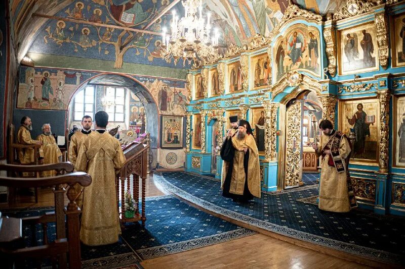 новоспасский монастырь молебны. новоспасский монастырь мощи цесаревича алексея. новоспасский монастырь молебны. новоспасский монастырь икона всецарица. преображенский собор новоспасский монастырь внутри.