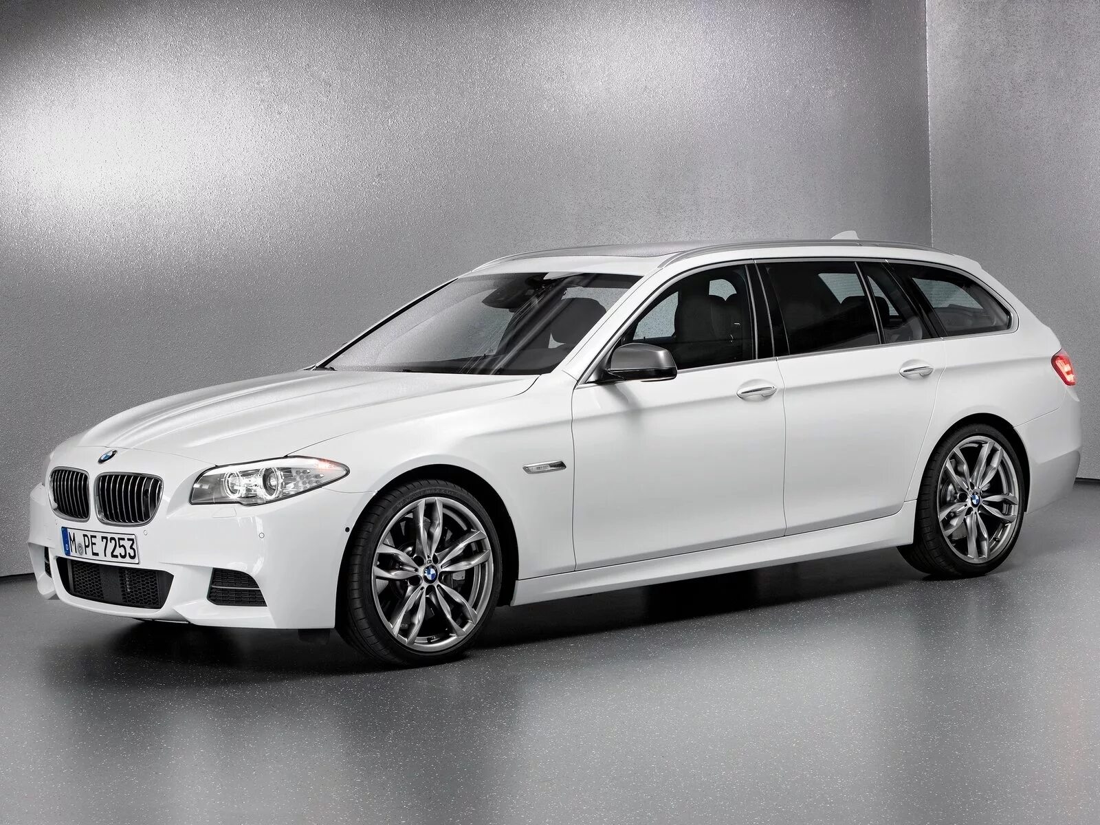 Бмв м5 универсал. BMW m550d Touring. BMW f10 универсал. BMW m550d XDRIVE Touring. BMW m5 550d.