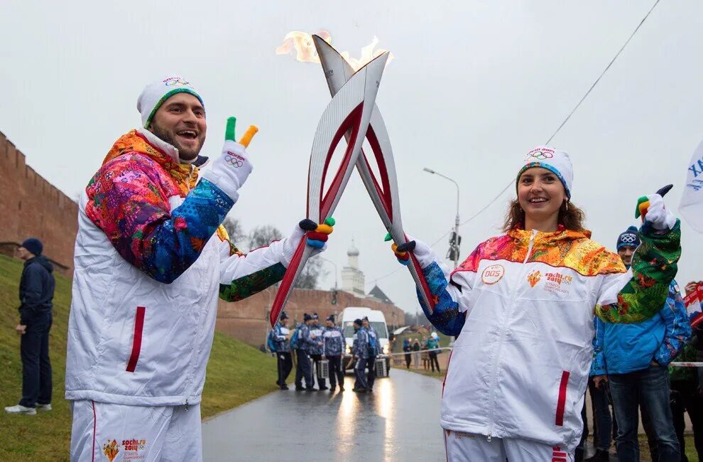 Факел олимпийского огня Сочи 2014. Олимпийские игры в россии 2014 год