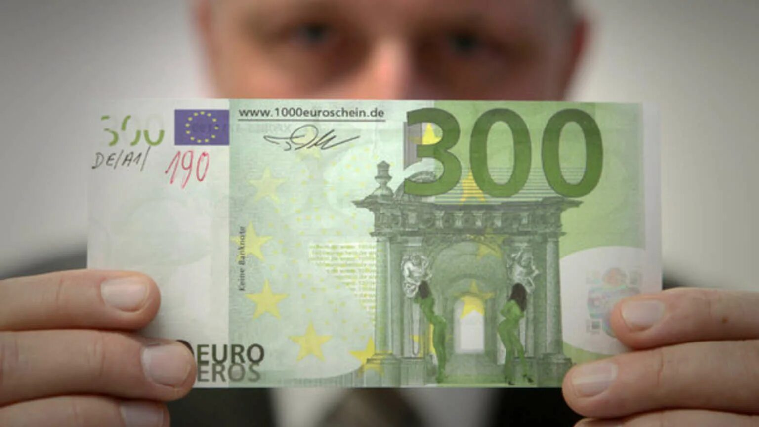 300 Евро. 300 Евро купюра. 300 Евро фото. Евро фото 300 евро.