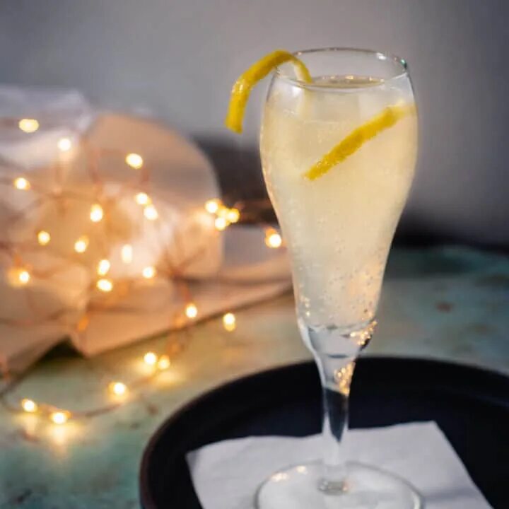 French 75 cocktail. Френч 75 рецепт. French 75 cocktail. Френч 75 рецепт. French 75 коктейль.