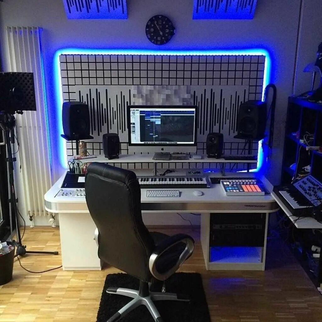 Computer studio