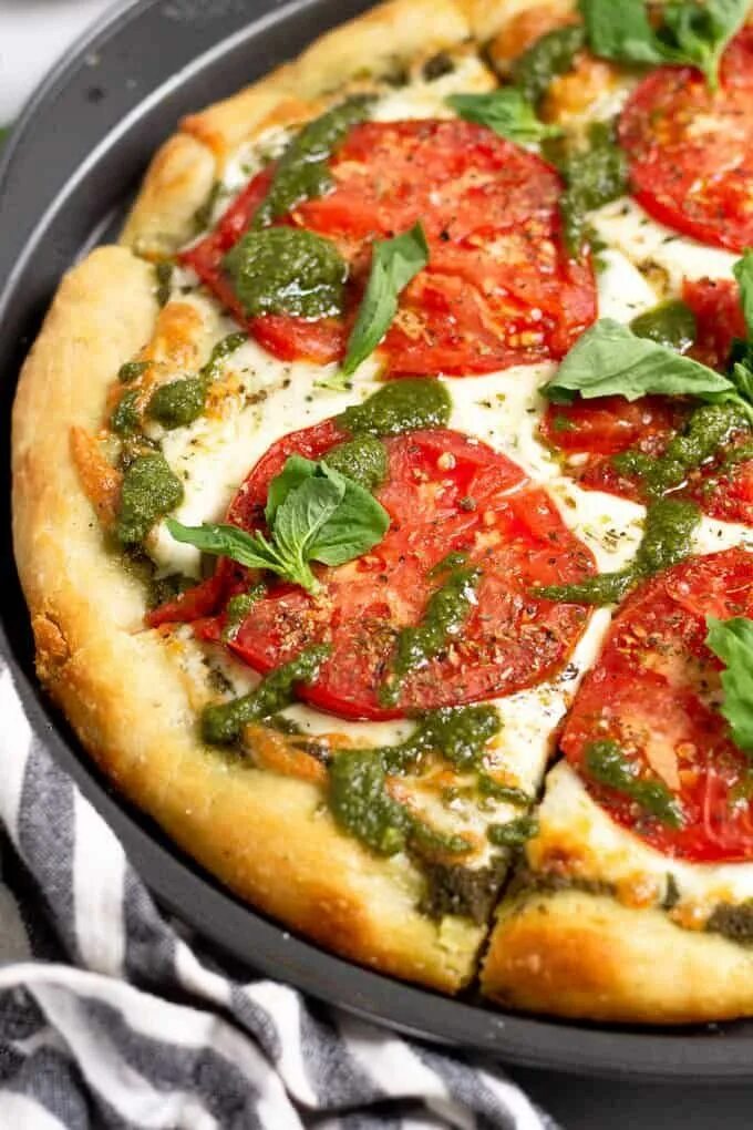 Pesto Sauce Pizza with Tomatoes & Mozzarella Barilla