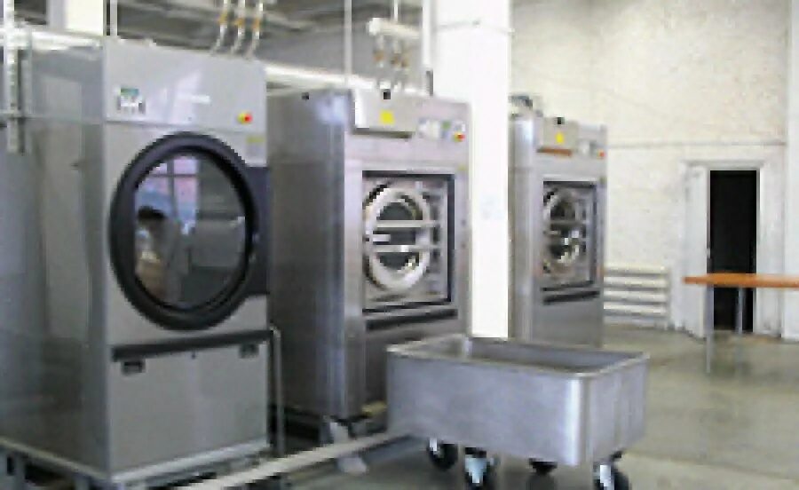 стирка химчистка спецодежды. стирка химчистка спецодежды. грязная спецодежда. прачечная спецодежды. стирка химчистка.