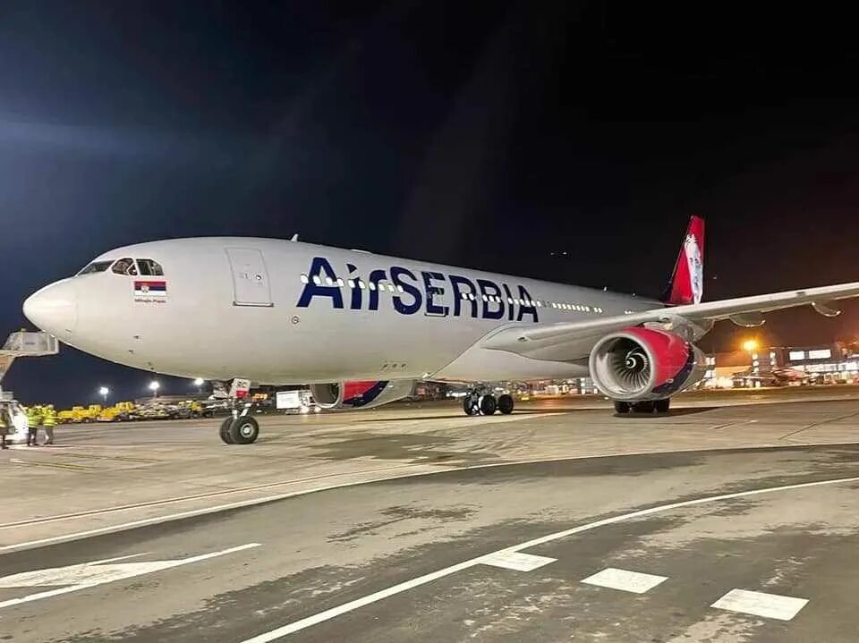 Купить авиабилет эйр сербия. A330 Air Serbia. Airbus a330-200 Air Serbia. Е195 AIRSERBIA. Air Serbia Moscow a330.