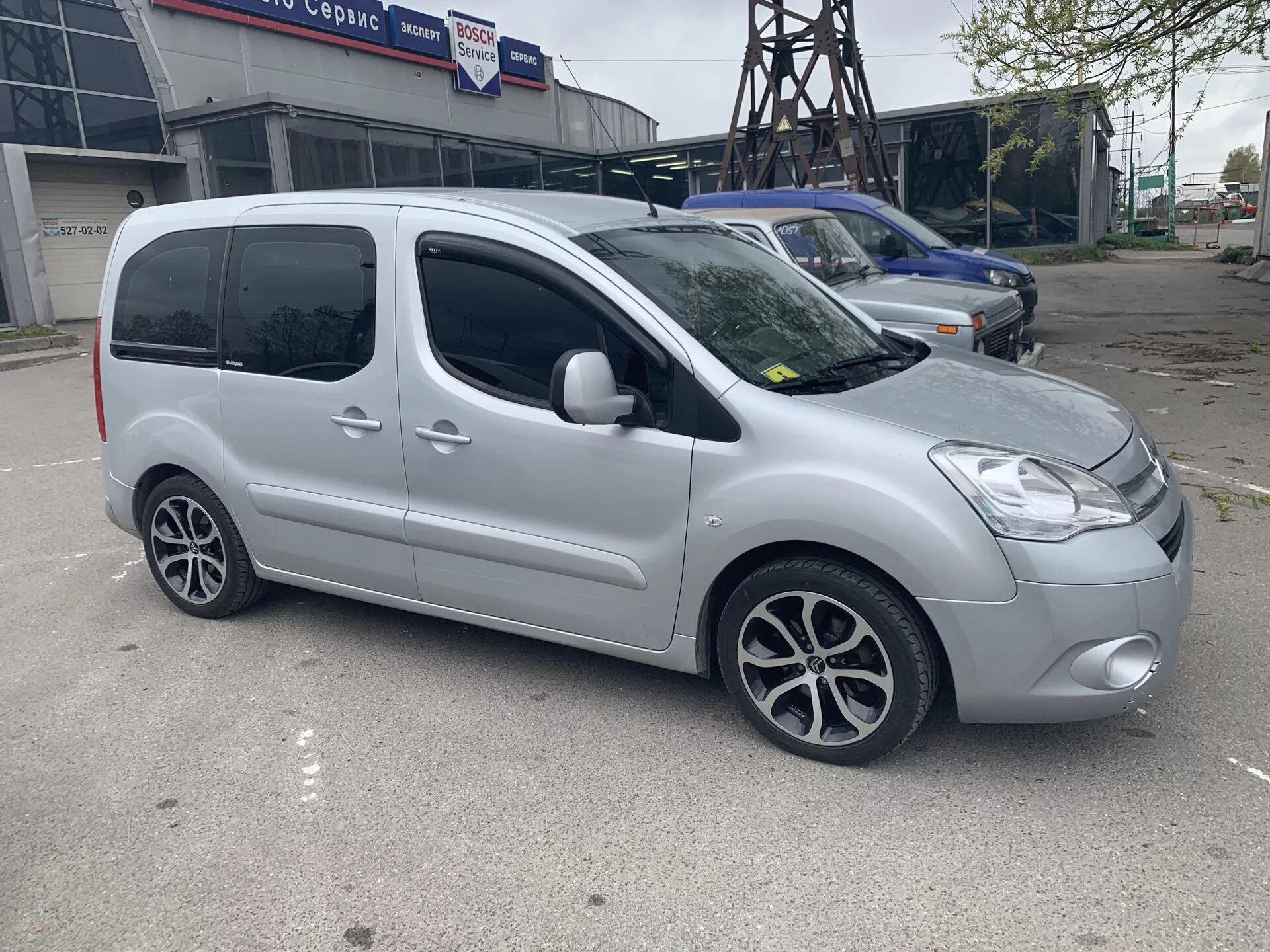 Диски berlingo r 17. Ситроен берлинго в9. Ситроен берлинго диска 215. Citroen berlingo диски r16. Ситроен берлинго б9.