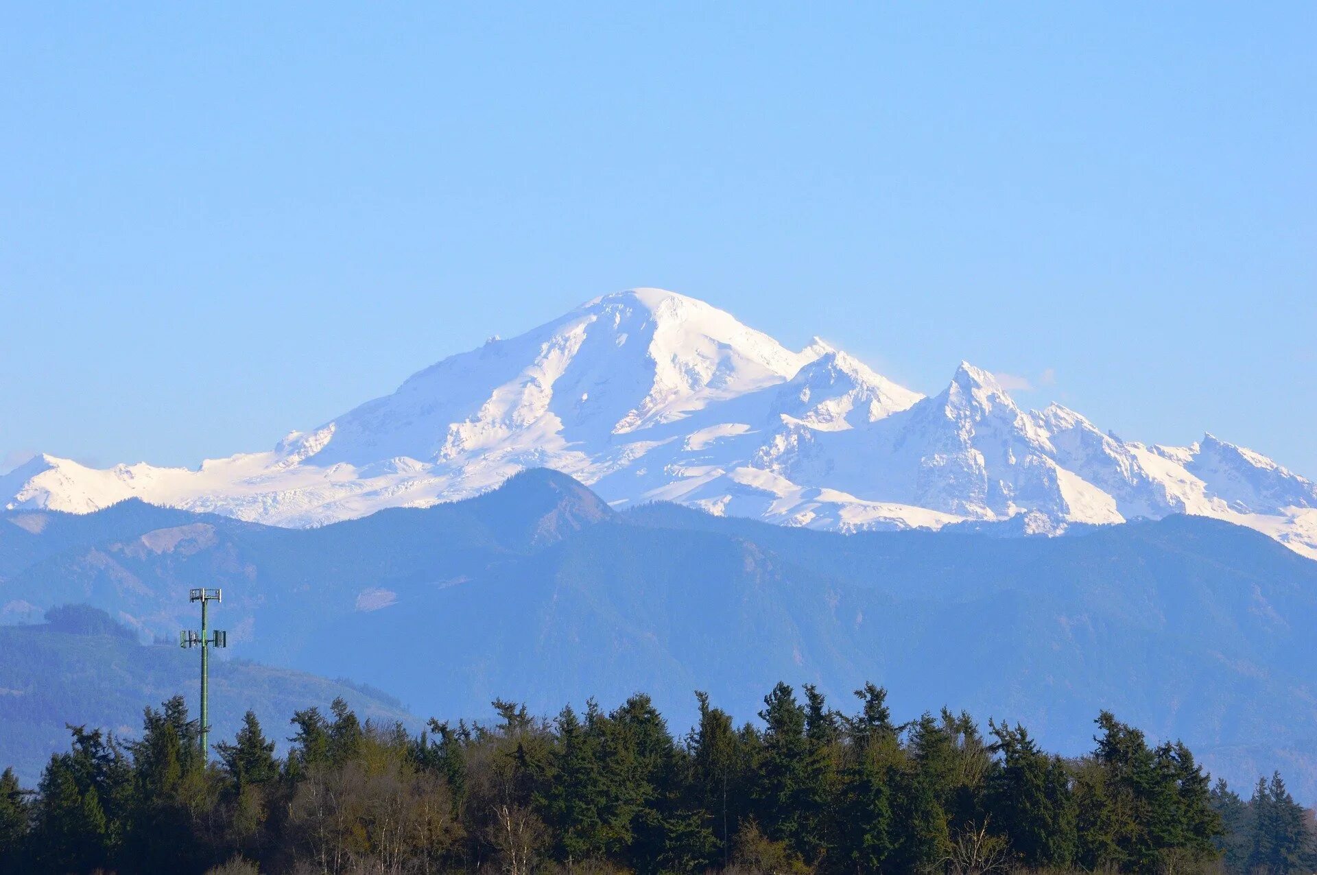 Гора Бейкер. MT. Washington гора. Гора Маунт-Бейкер в городе Ванкувер. Гора Бейкер 3286 метров. Маунт похожий на