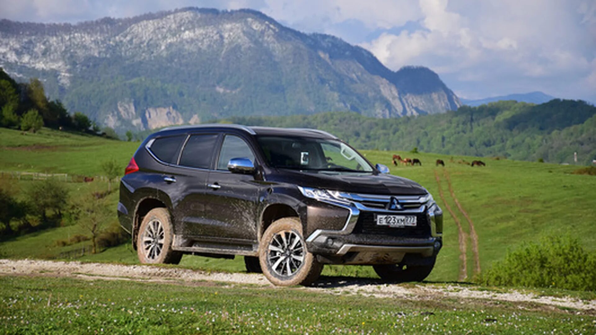 Мицубиси дизель отзывы. Паджеро спорт 3 дизель. Mitsubishi Pajero Sport 2018 г.. Митсубиси Паджеро спорт 2 дизель. Митсубиси Паджеро спорт на природе.