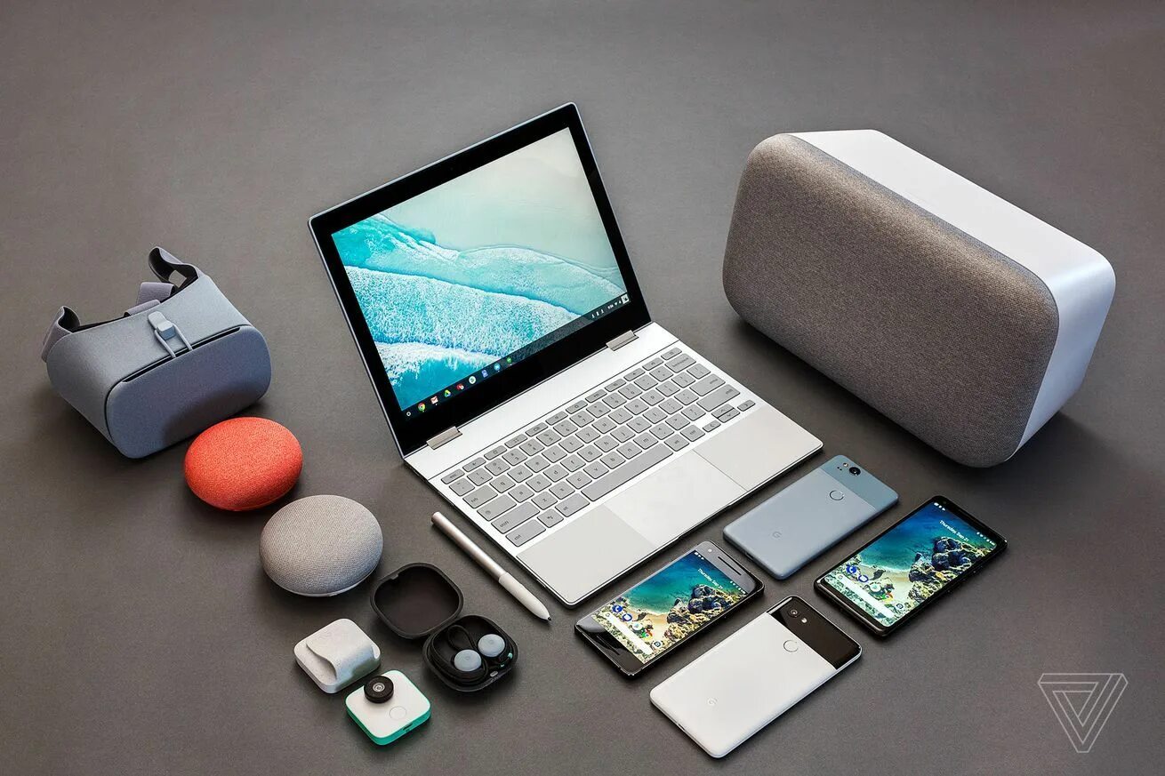 The year devices. Аксессуары для компьютера. Аксессуары для телефонов и компьютеров. Интернет вещей (internet of things, iot). The year devices.