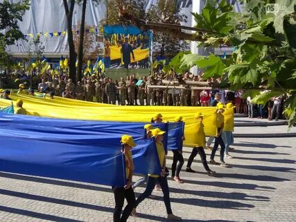 Живой флаг украины