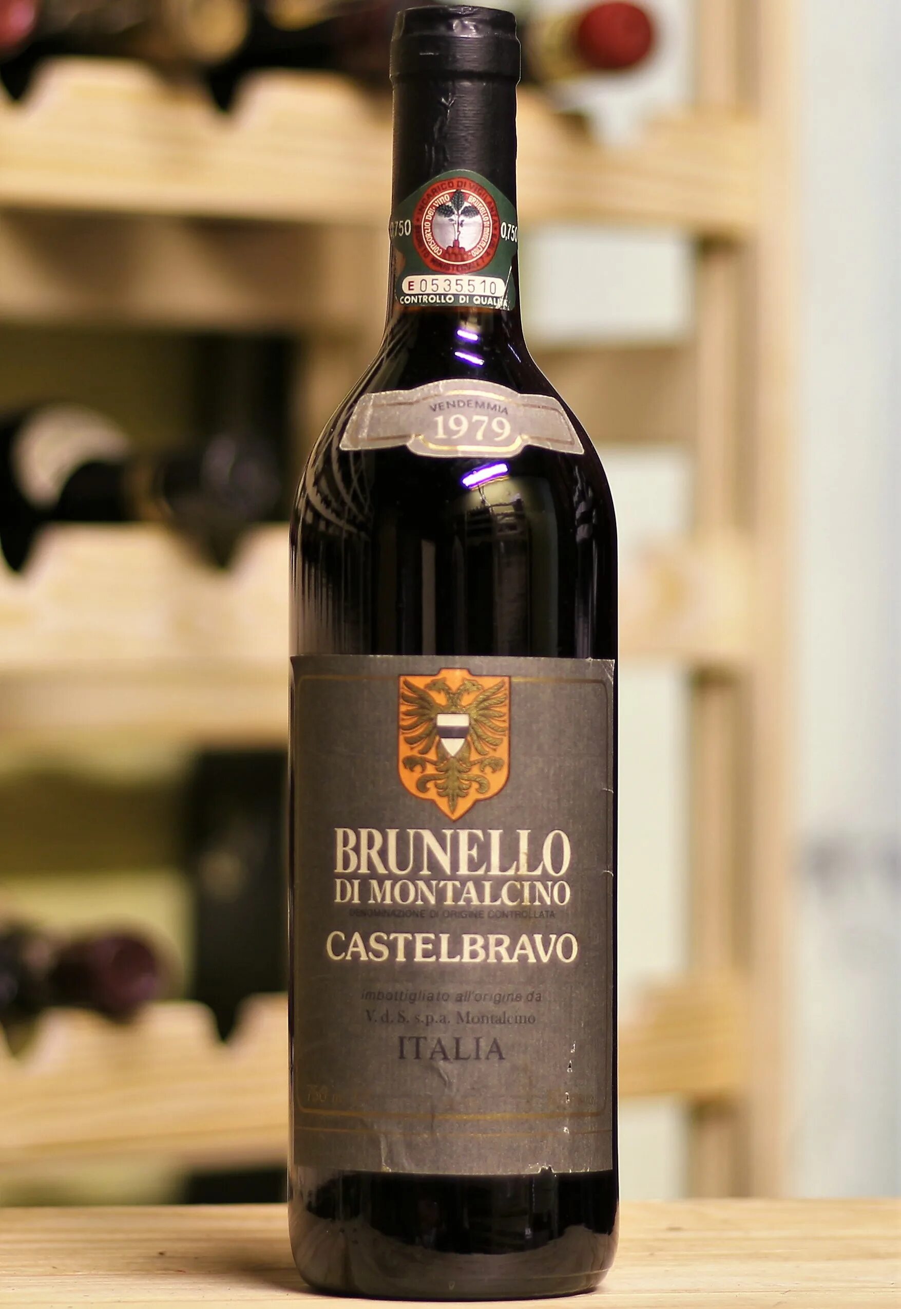 Вино Brunello di Montalcino. Брунелло де Мольтанчино. Брунелло ди Монтальчино ригодина. Брунелло ди Монтальчино 75 года. Вино брунелло купить