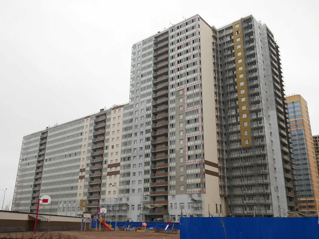 Охтинская аллея 8 мурино. Парк охтинская долина в новом девяткино. Мурино охтинская аллея 12. Охтинская аллея 6 мурино. Вид из окна кухни в мурино.
