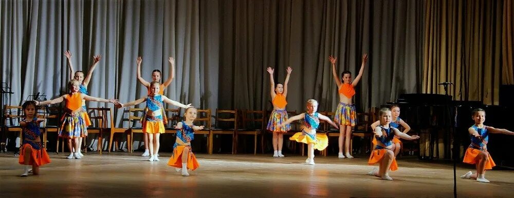 школа искусств в курильске. художественная школа имени поленова тамбов. дши 2 южно-сахалинск. южно-сахалинск детская школа искусств. южный федеральный университет ростовский архитектор.