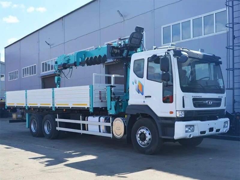 Кму 15. Кму hktc 8026. кму hktc hlc-8026s. дэу новус манипулятор 15 тонн. daewoo novus 6×4 манипулятор.
