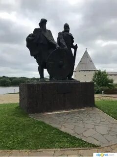 Памятник рюрику и олегу в старой ладоге