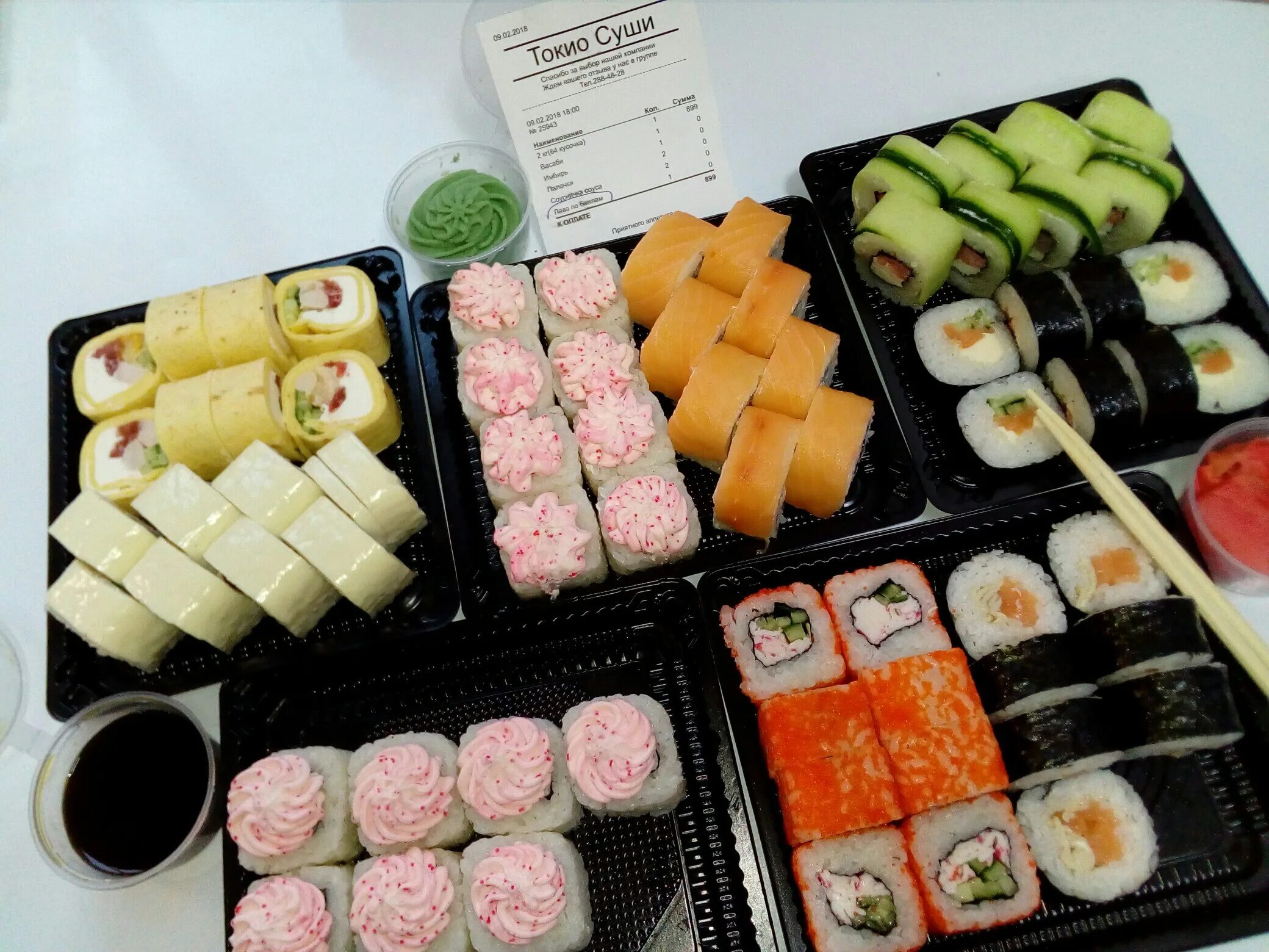 токио хот роллы. ролл токио. ролл токио. ролл калифорния с креветкой. токио суши роллы.