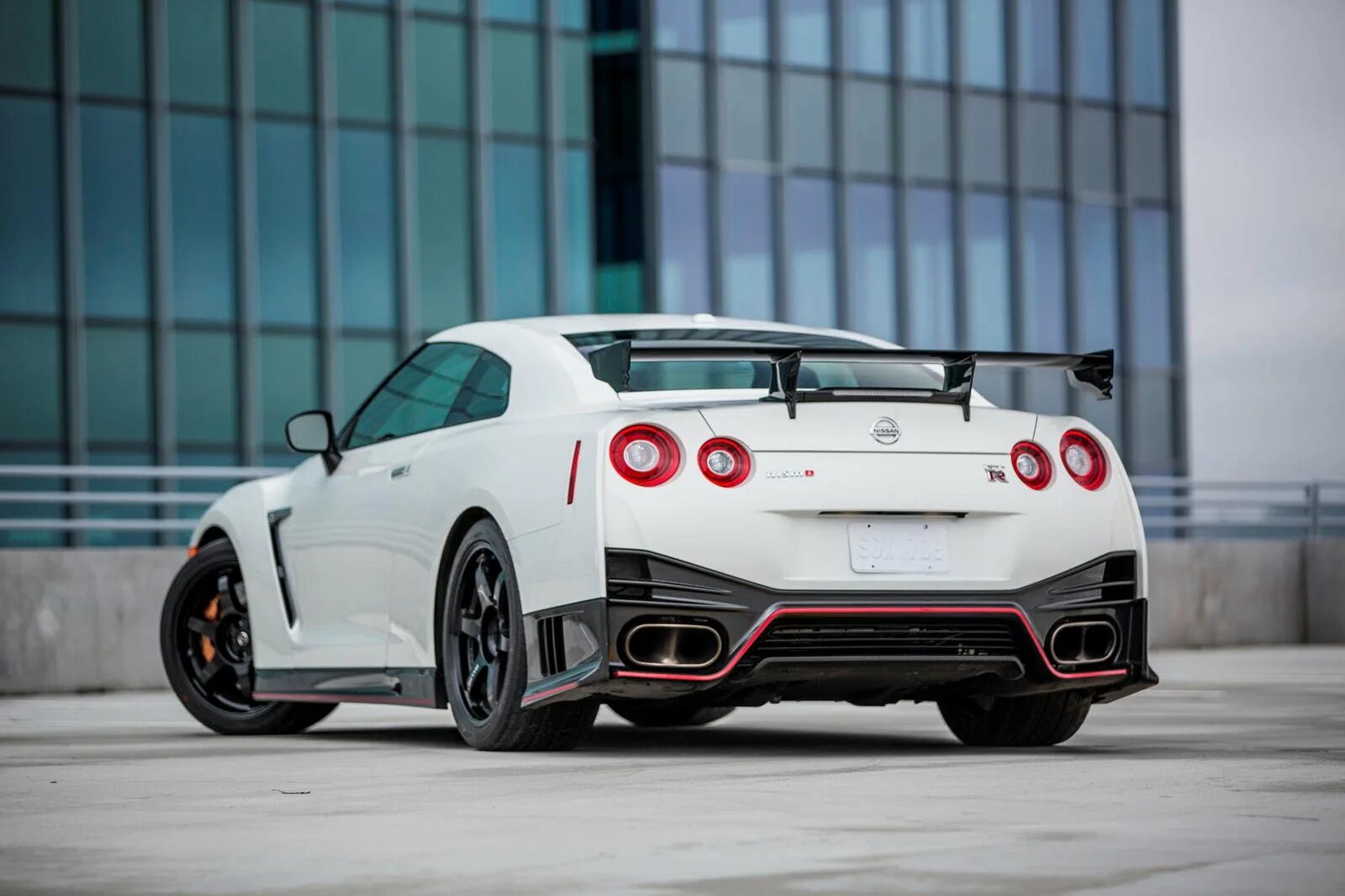 Nissan gtr 35 nismo 2020. Нисмо омск. Ниссан 370z 2022. Nissan gtr nismo 2014. Nissan r35.