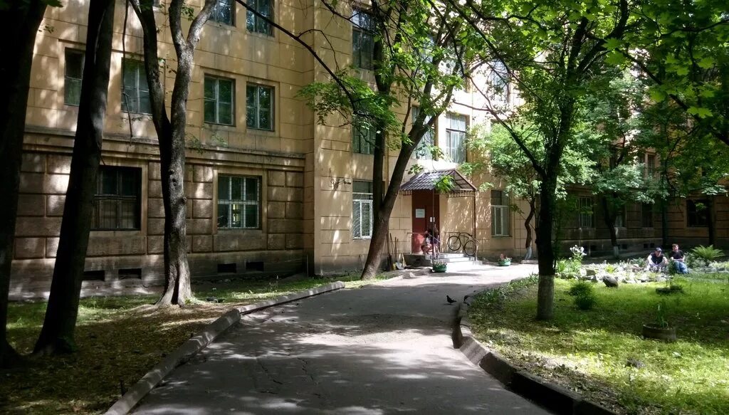 Октябрьский проспект 113 киров. Общежитие лесотехнического университета санкт-петербург. Казахско немецкий университет общежитие. Уральский государственный лесотехнический университет общежитие 1. Лту общежитие.