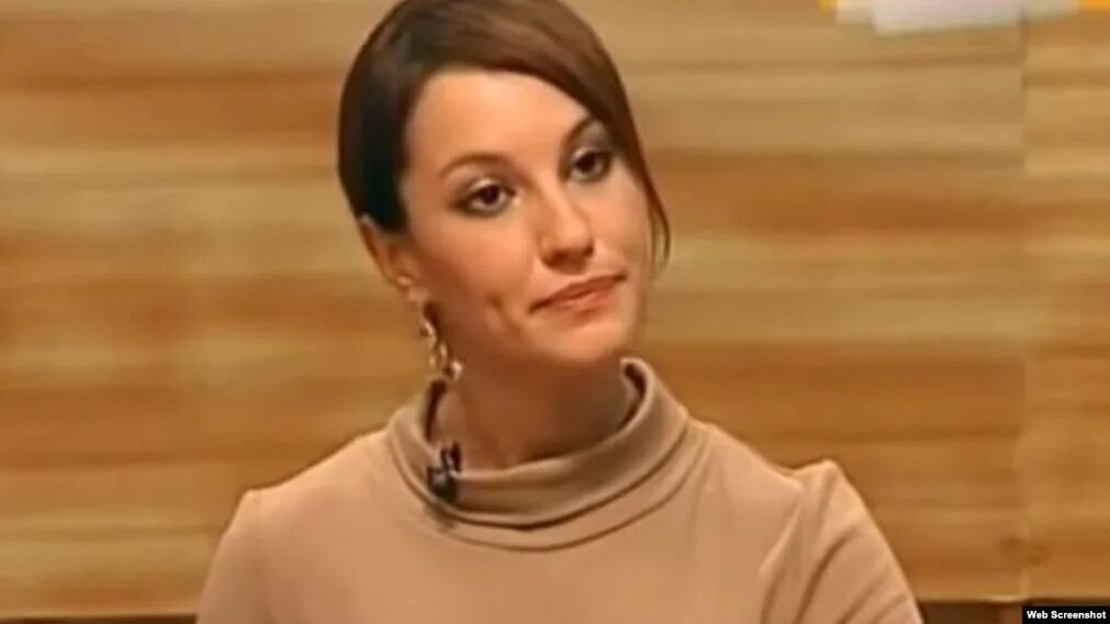 Мемы про лену. Имя славик. Надпись на футболке для лены. Почему все лены такие. Почему все лены такие.