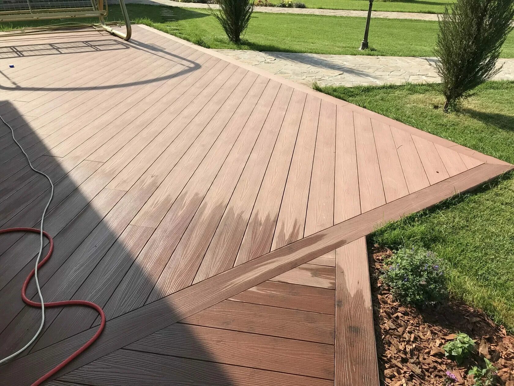 Стационарная доска. Садовый паркет из ДПК 300x300. Заборная Оска ДКП cm Decking 210. Терраса из ДПК Woodvex. Террасная доска Вудвекс.