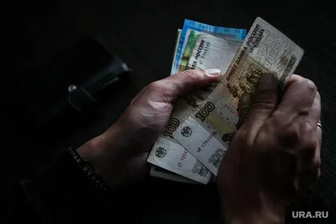Женщина вымогала деньги