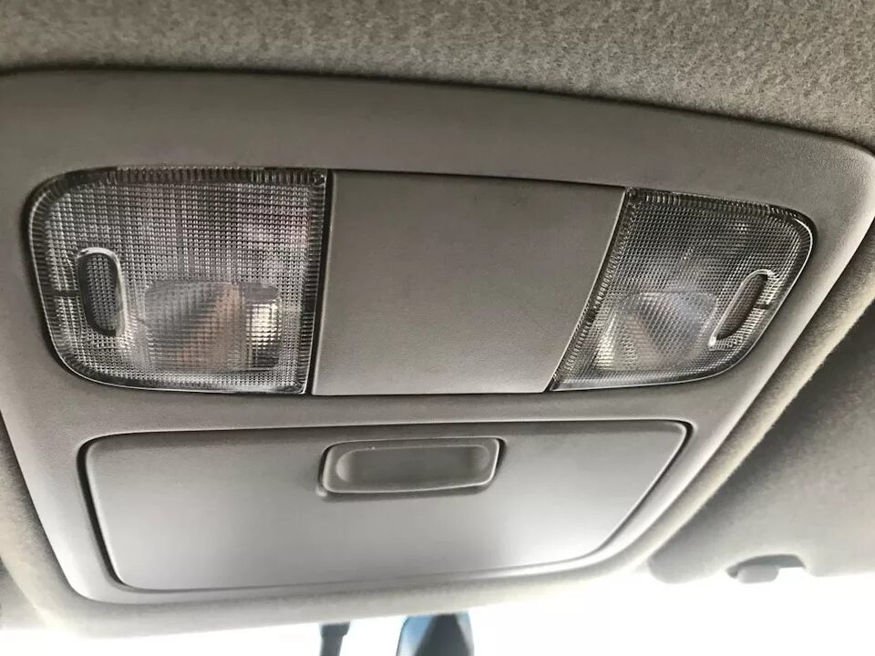 Как поменять лампочку салона камри 40 Ремонт Тойота Камри : Подсветка салона Toyota Camry