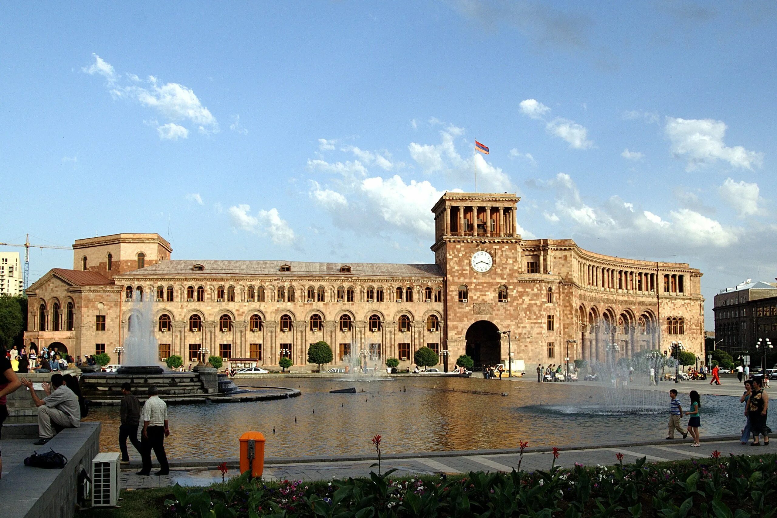 Площадь Республики Ереван. Армения Ереван площадь Республики. Площадь Republic Square Ереван. Центральная площадь Еревана.