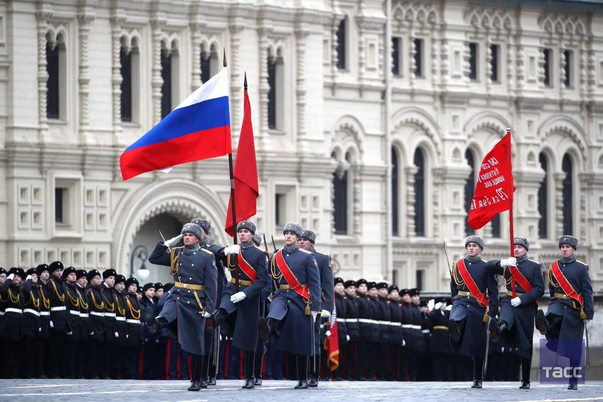 Парад 7 ноября 1918 года в Москве на красной площади. Парад в Москве 7 ноября. Парад на красной площади. Парад на 23 февраля в Москве. Годовщина военной операции