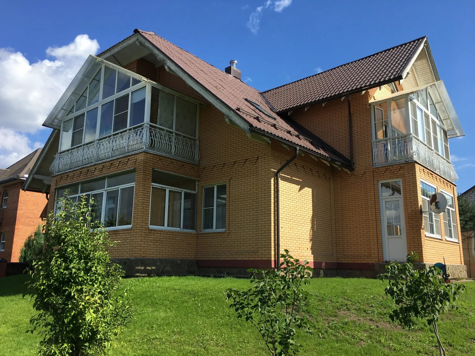 Романово липецк коттеджный поселок. Романово липецк коттеджный поселок. Романово липецк бассейн. Романово липецк коттеджный поселок. Романово таунхаусы ремстройсервис.