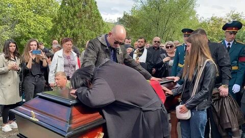 Мы с тобою даже не простились кто