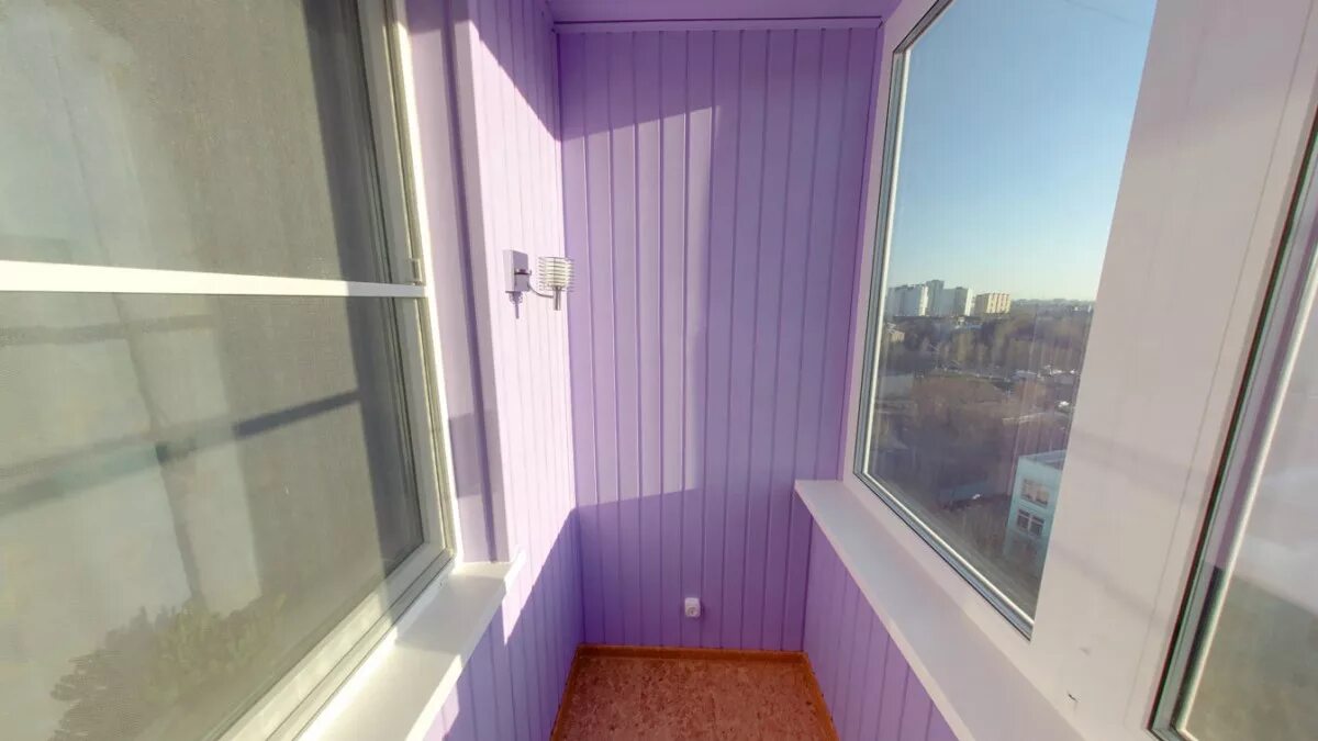 Чем покрасить вагонку на балконе. Цветная вагонка на балконе. Краска для балкона. Балкон вагонка краска. Вагонка на балконе цвет.