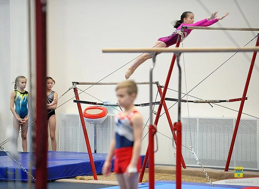 Акробатические упражнения в школе. Спортивная гимнастика три океана курск. Спортивная акробатика sports acrobatics acrobatic gymnastics. Акробатика гимнастика дети. Спортивная акробатика оренбург рощина.