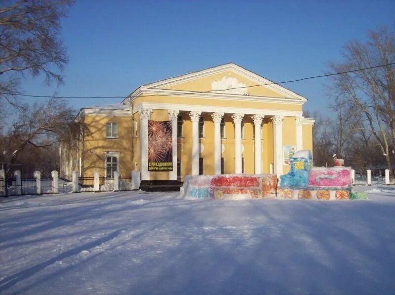 Дом культуры Барабинск. Барабинск дворец дворец культуры. Дворец культуры город Барабинск Новосибирской области. Парк ДК Барабинск.