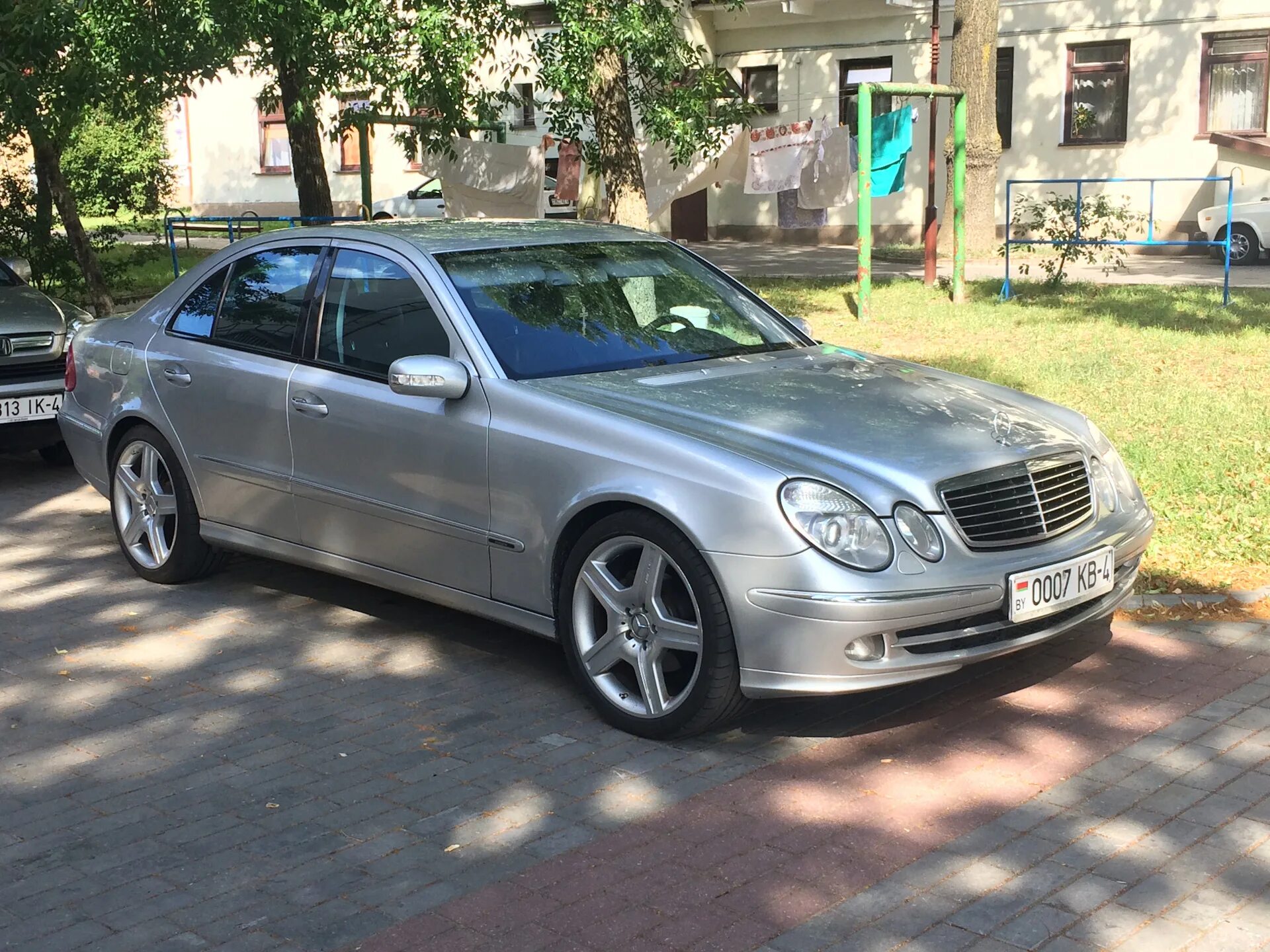 Куплю mercedes 211. Mercedes w211 2003. 211 Мерседес 3.2. Mercedes 211 2003. Мерседес е 211 кузов 2003.